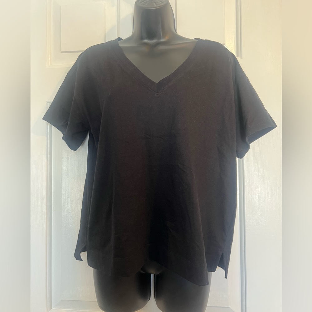 Old Navy Black V-Neck Tee